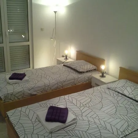 Apartment Sanja M 1 *